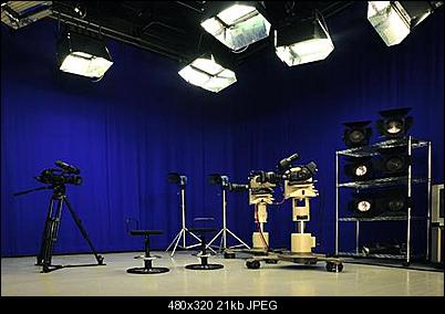 Click image for larger version

Name:	ChromaKey_studio_02_0.jpg
Views:	3599
Size:	21.5 KB
ID:	6932